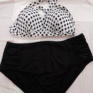 Women's bikini top size 3x botoms size 2x